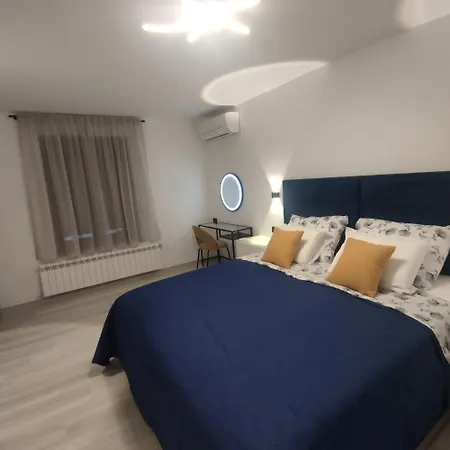 Amelie A4 Апартаменти *