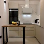 Amelie A4 Apartment